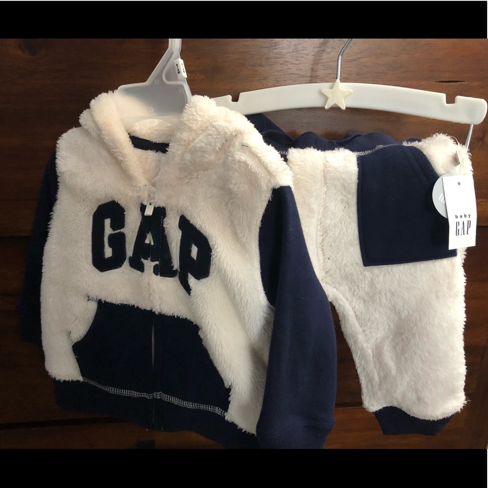 Baby Gap two piece set for infant boy 6-12months